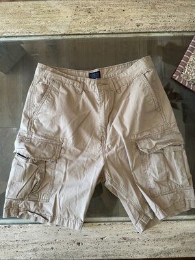 Men's Cargo Shorts in Light Tan with Multiple Pockets